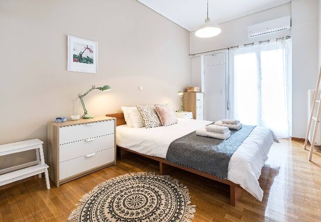 Apartment in Athens - Mpeles 6