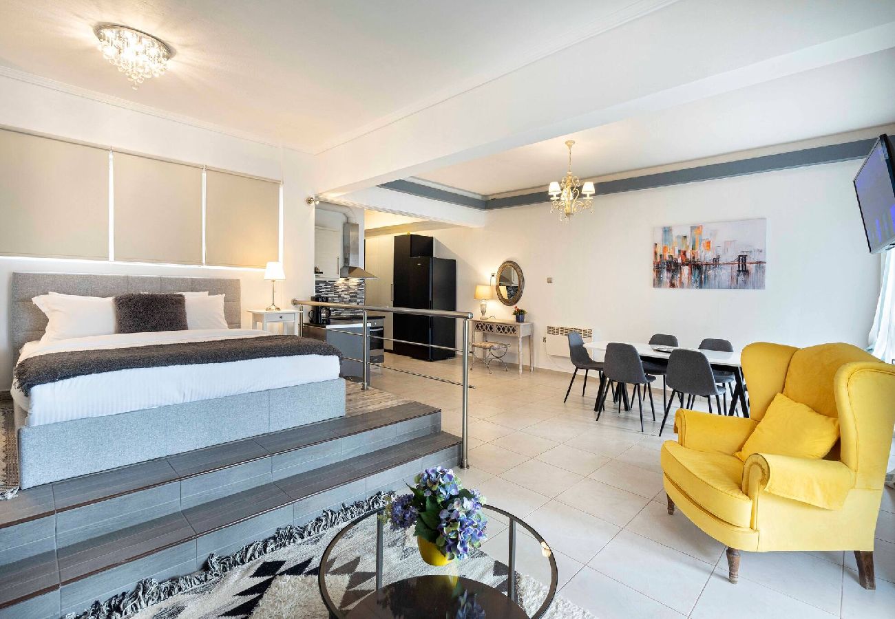 Apartment in Athens - Spacious & Quiet Studio | Metro | 15' To Acropolis