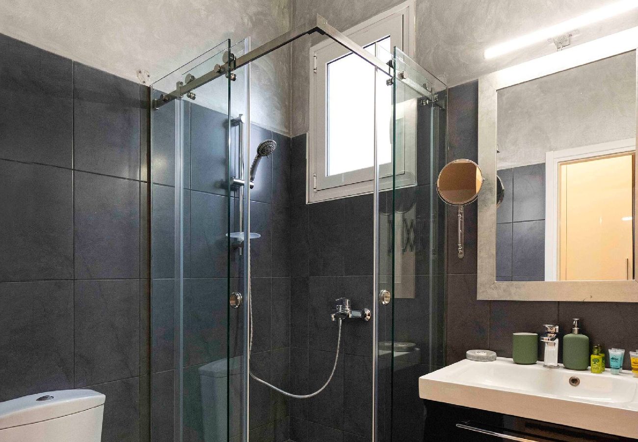 Apartment in Athens - Spacious & Quiet Studio | Metro | 15' To Acropolis