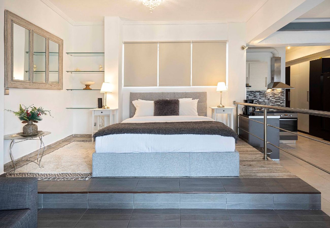 Apartment in Athens - Spacious & Quiet Studio | Metro | 15' To Acropolis