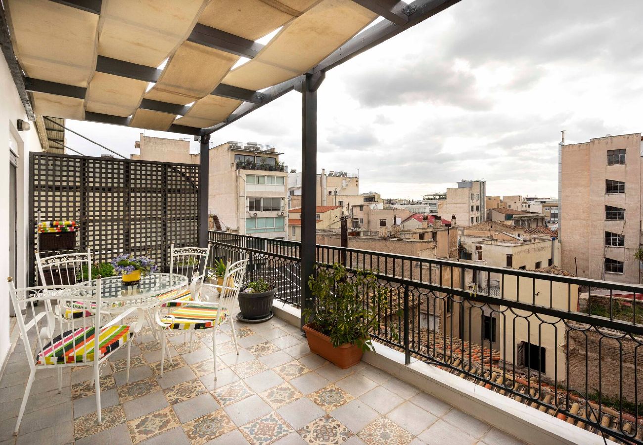 Apartment in Athens - Spacious & Quiet Studio | Metro | 15' To Acropolis