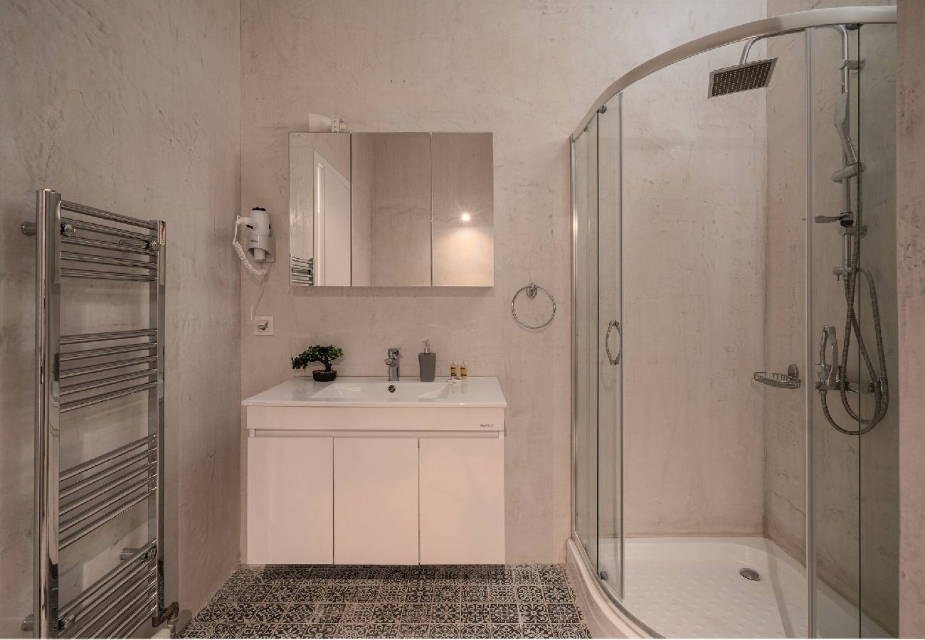 Apartment in Athens - Exclusive Apt In The ♥ Of Athens'_2BD+2 Bathrooms 