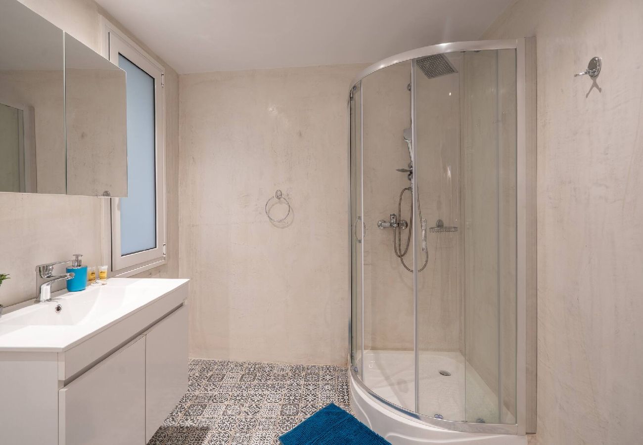 Apartment in Athens - Exclusive Apt In The ♥ Of Athens'_2BD+2 Bathrooms 