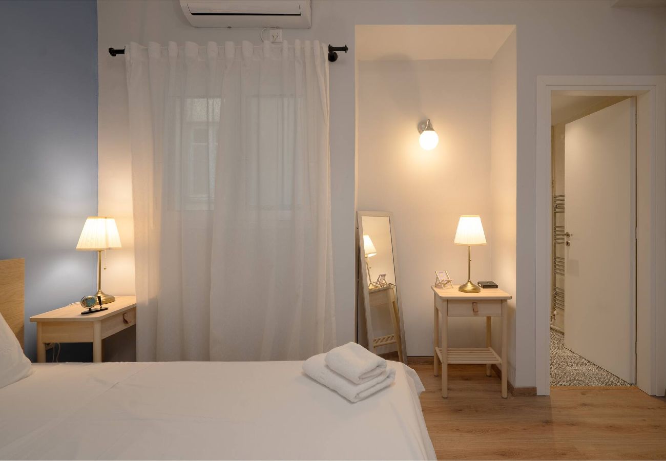 Apartment in Athens - Exclusive Apt In The ♥ Of Athens'_2BD+2 Bathrooms 