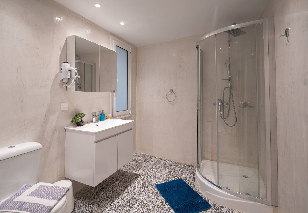 Apartment in Athens - Exclusive Apt In The ♥ Of Athens'_2BD+2 Bathrooms 