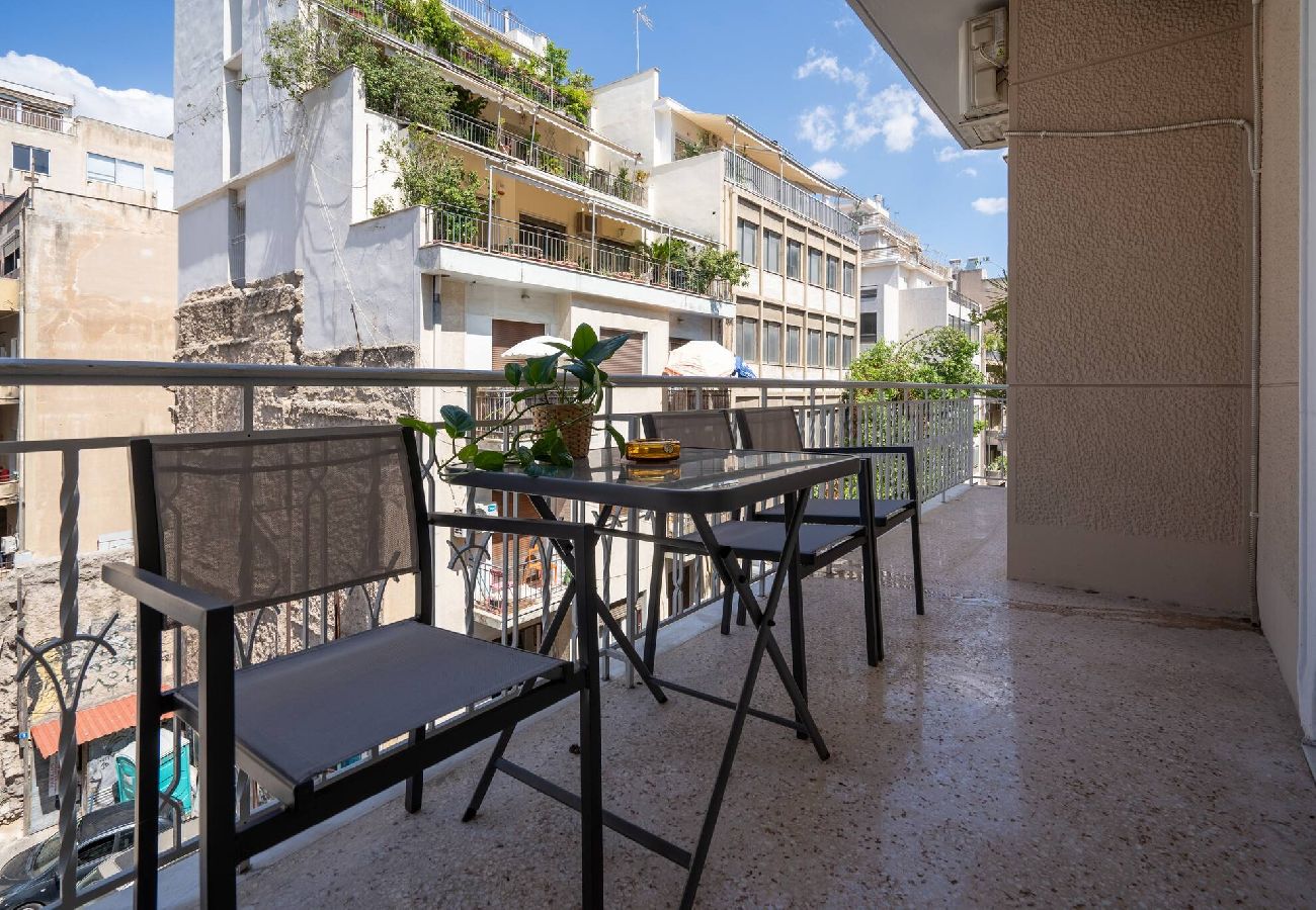 Apartment in Athens - Exclusive Apt In The ♥ Of Athens'_2BD+2 Bathrooms 