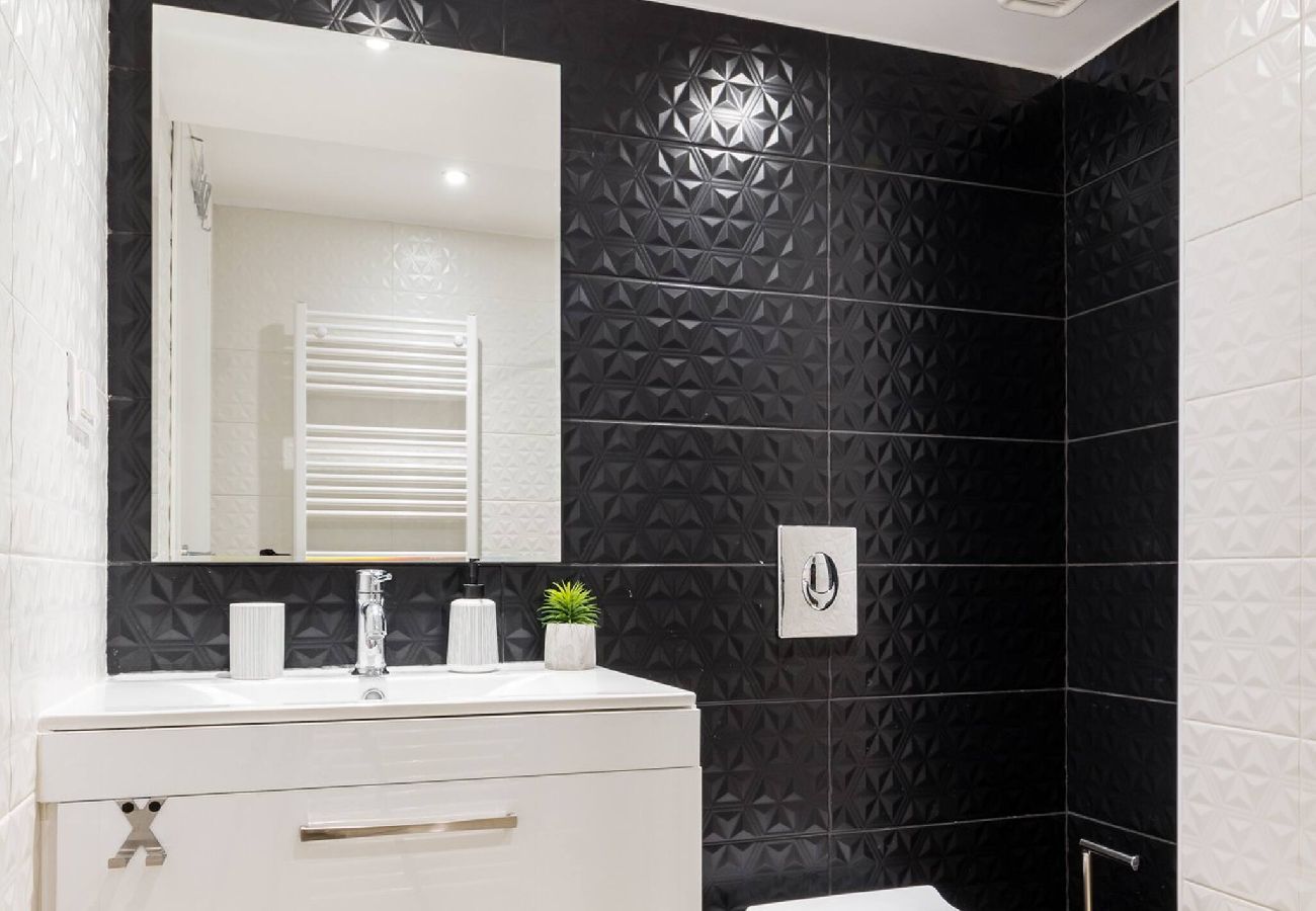 Apartment in Athens - Lycabettus Hidden Gem~King Beds, Quiet & Spacious
