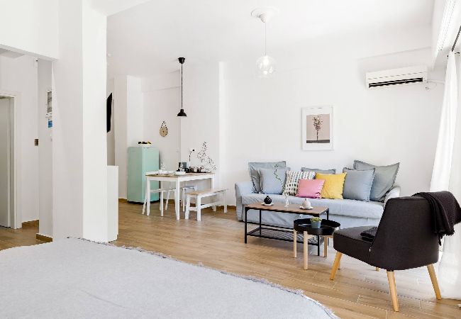 Apartment in Athens - Wide Comfy Studio Apt Centrally Located in Thissio