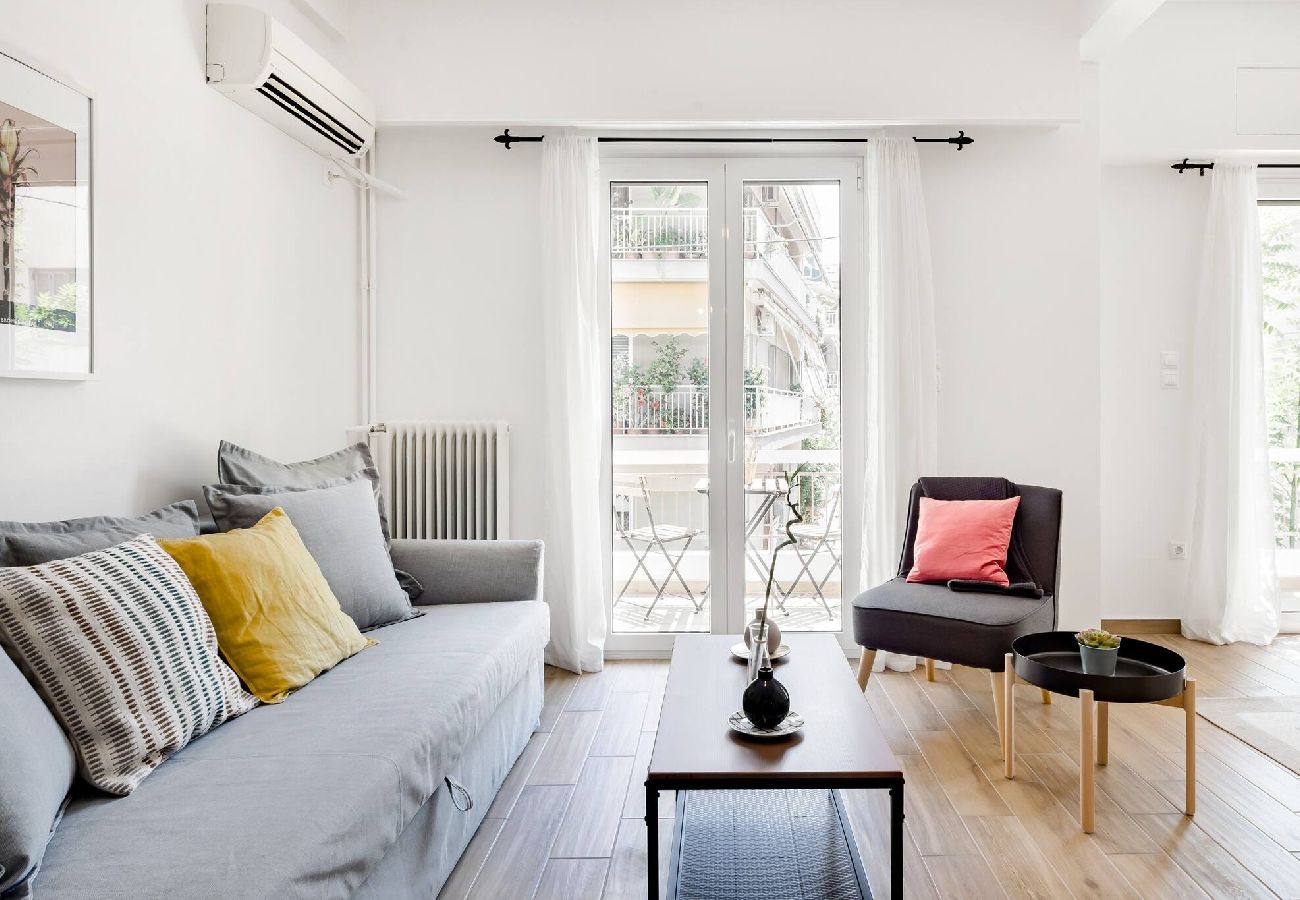Apartment in Athens - Wide Comfy Studio Apt Centrally Located in Thissio