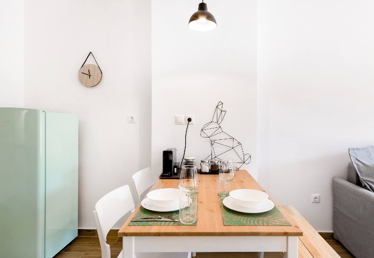 Apartment in Athens - Wide Comfy Studio Apt Centrally Located in Thissio