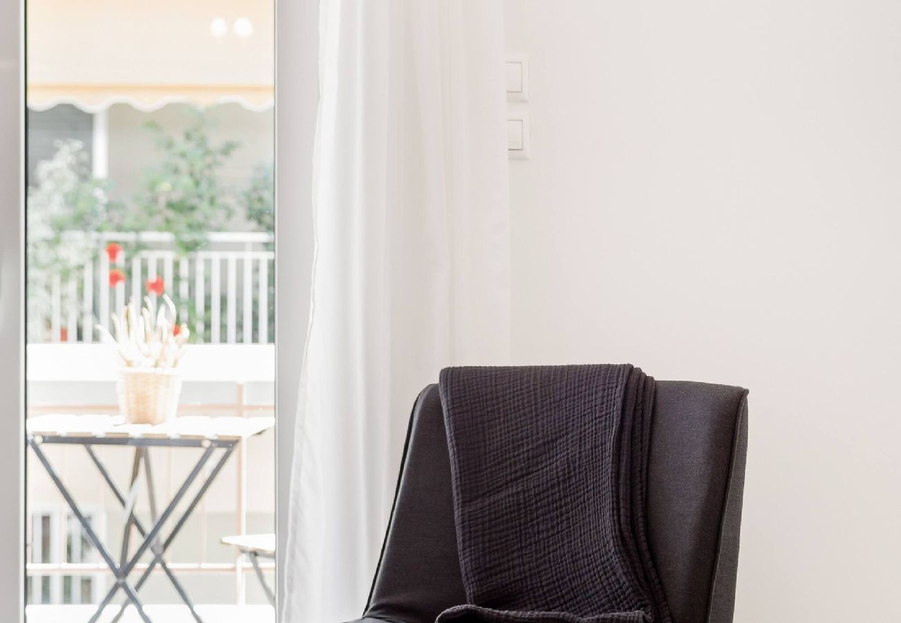 Apartment in Athens - Wide Comfy Studio Apt Centrally Located in Thissio