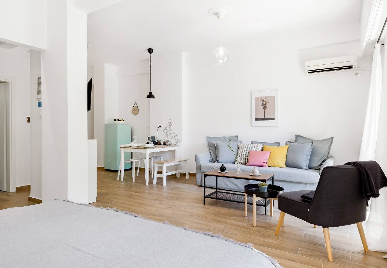 Apartment in Athens - Wide Comfy Studio Apt Centrally Located in Thissio
