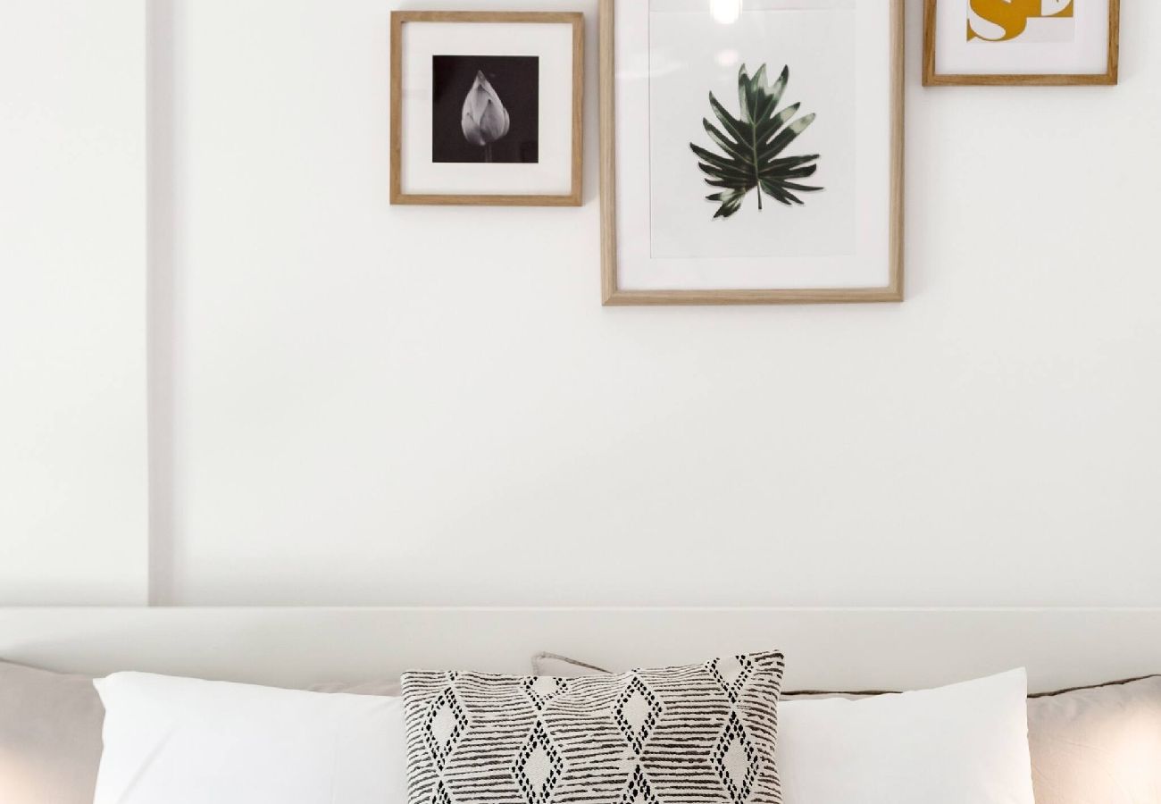 Apartment in Athens - Wide Comfy Studio Apt Centrally Located in Thissio