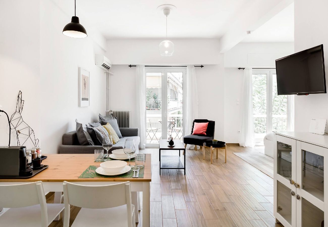 Apartment in Athens - Wide Comfy Studio Apt Centrally Located in Thissio