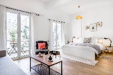 Apartment in Athens - Dimofontos 12