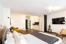 Studio in Athens - Miltiadou 21- RIGHT