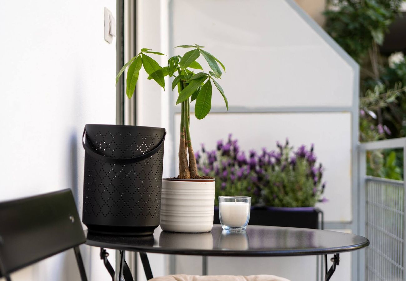 Apartment in Athens - Adela's Apartment | BR & LR Next to Metro