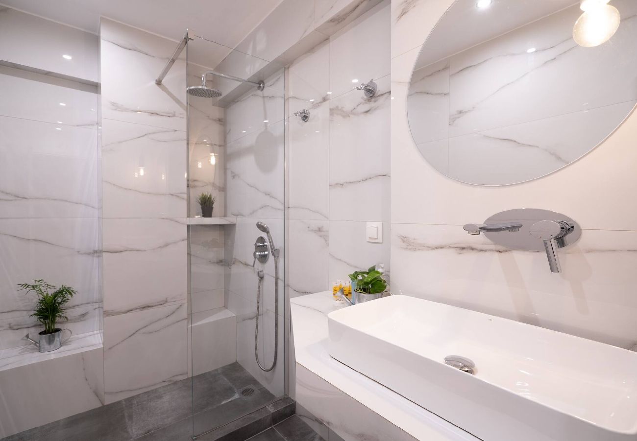 Apartment in Athens - 1BR In Plaka | Rooftop Access w/ Acropolis View