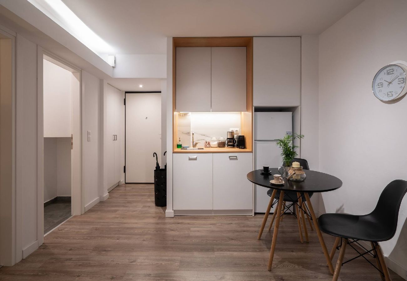 Apartment in Athens - 1BR In Plaka | Rooftop Access w/ Acropolis View