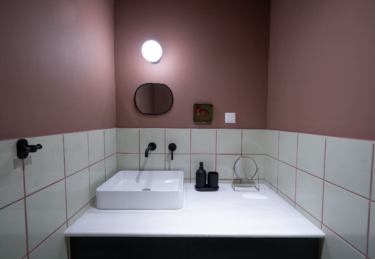Apartment in Athens - Urban Escape: Exarcheia Remodel