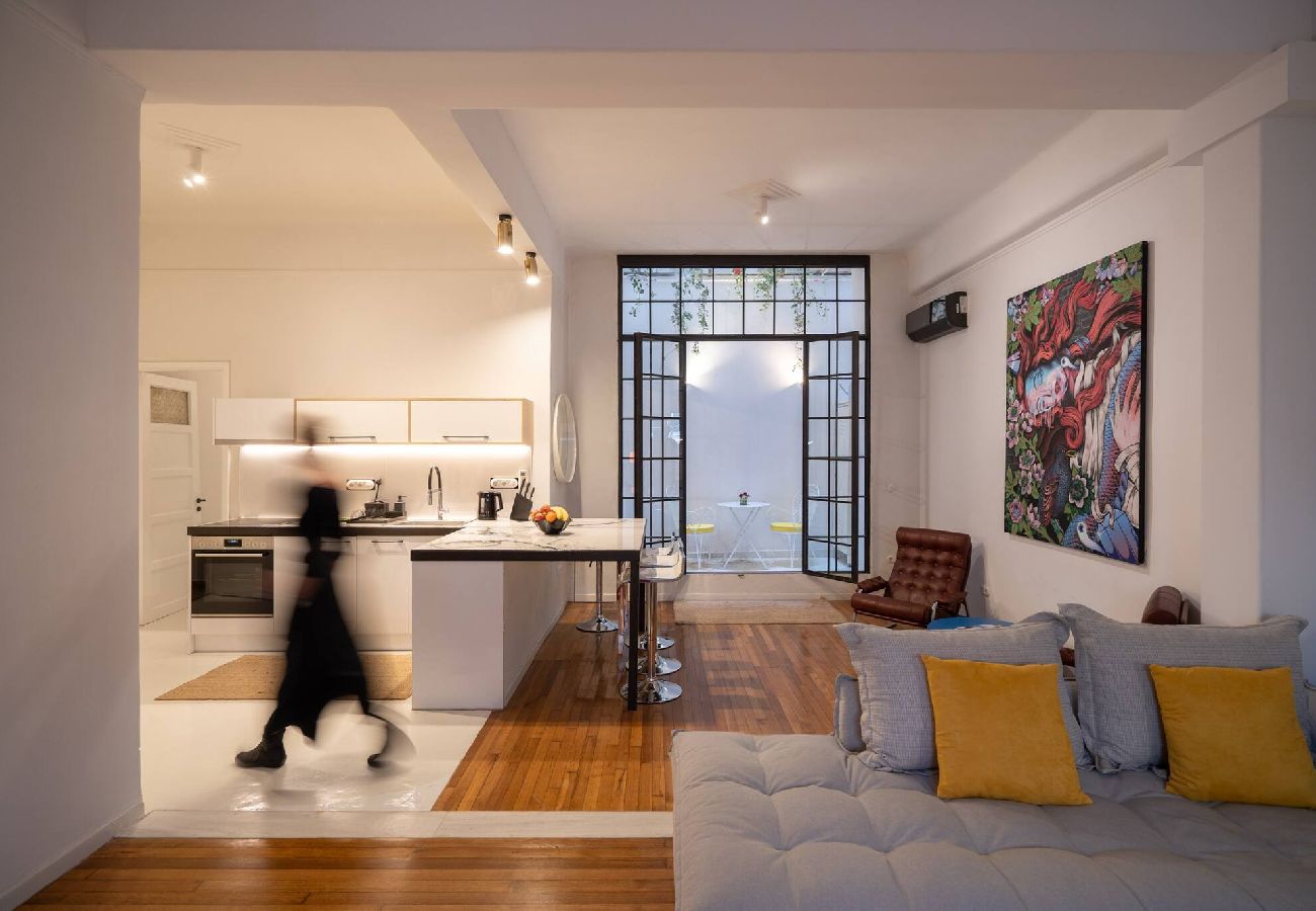Apartment in Athens - Dipilou 6
