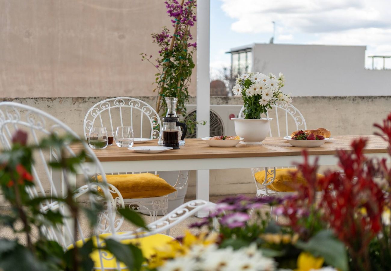 Apartment in Athens - Ebullience - Stylish & Chic Athens Apartment 