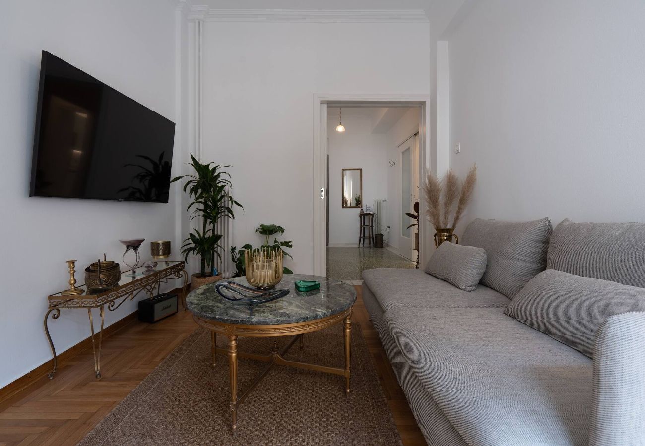 Apartment in Athens - 2BR Vintage & Artistic Retreat in Athens heart