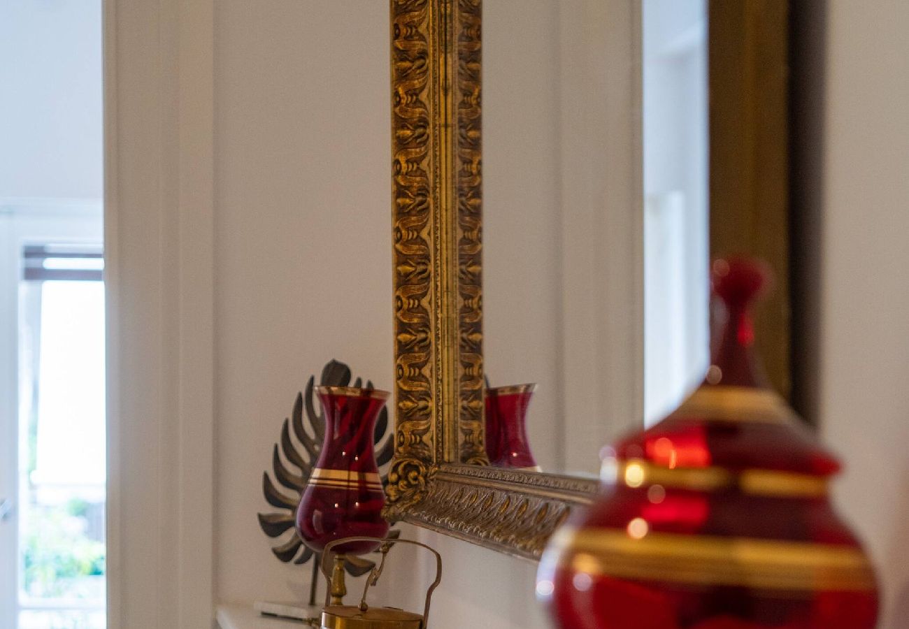Apartment in Athens - 2BR Vintage & Artistic Retreat in Athens heart
