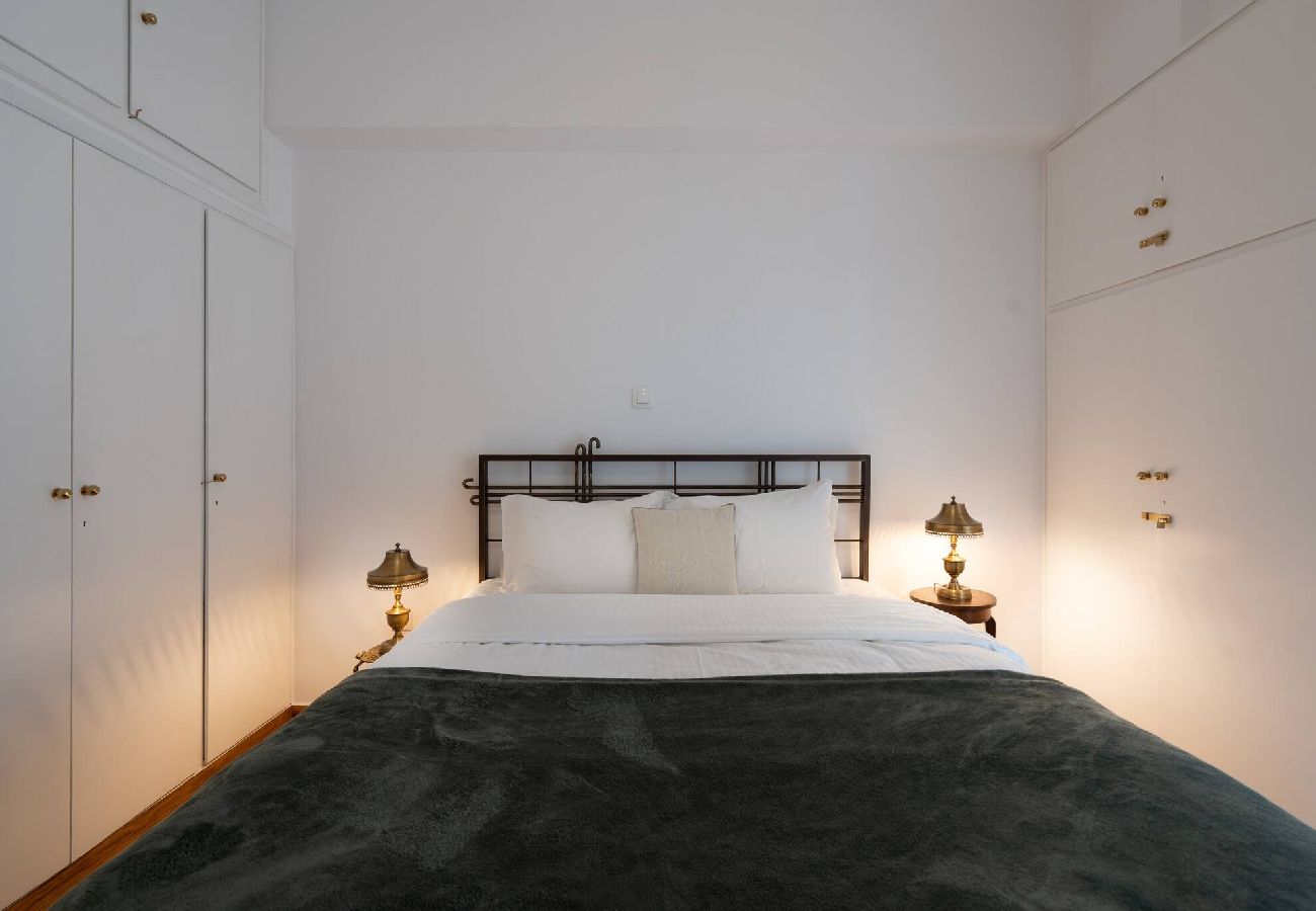 Apartment in Athens - 2BR Vintage & Artistic Retreat in Athens heart