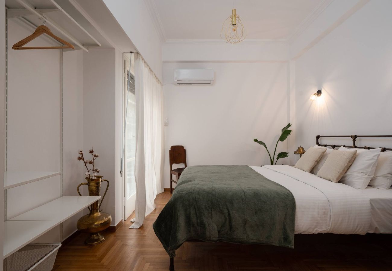 Apartment in Athens - 2BR Vintage & Artistic Retreat in Athens heart