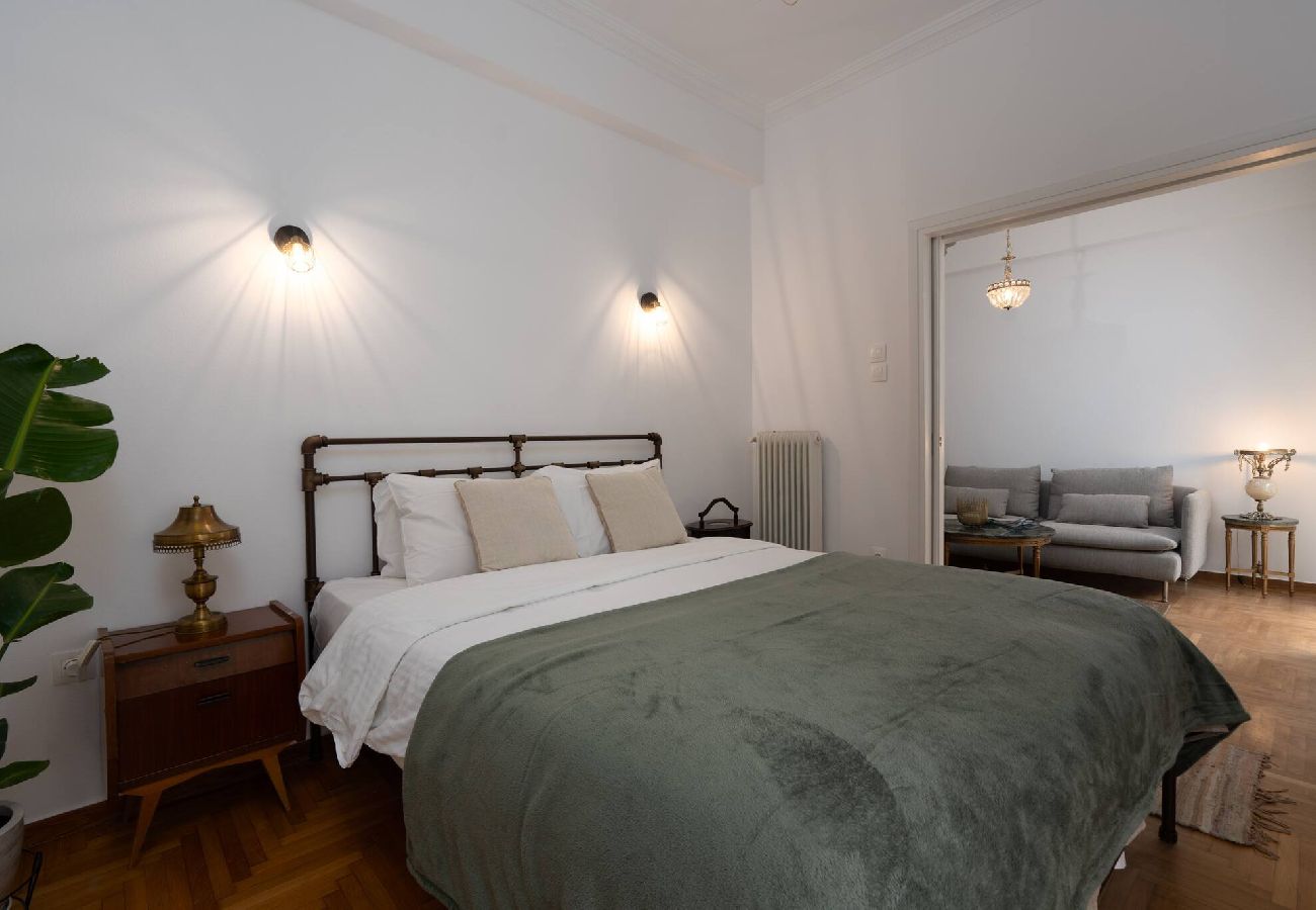Apartment in Athens - 2BR Vintage & Artistic Retreat in Athens heart