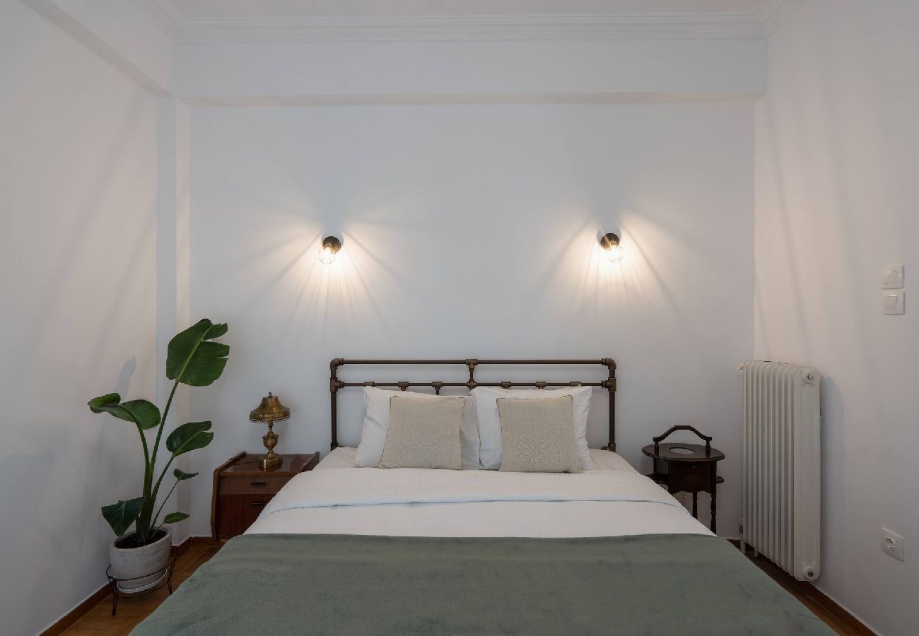 Apartment in Athens - 2BR Vintage & Artistic Retreat in Athens heart