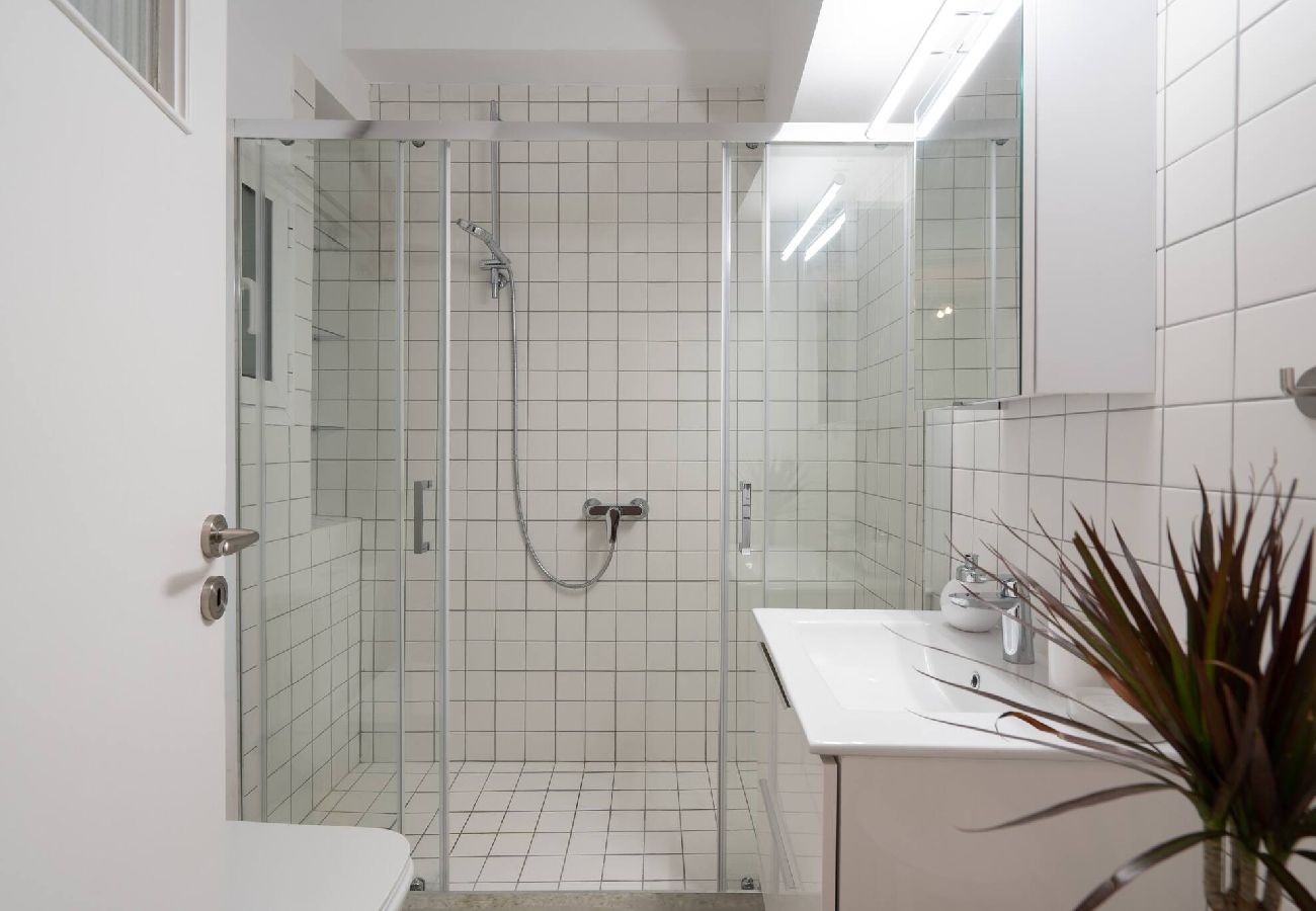 Apartment in Athens - 2BR Vintage & Artistic Retreat in Athens heart