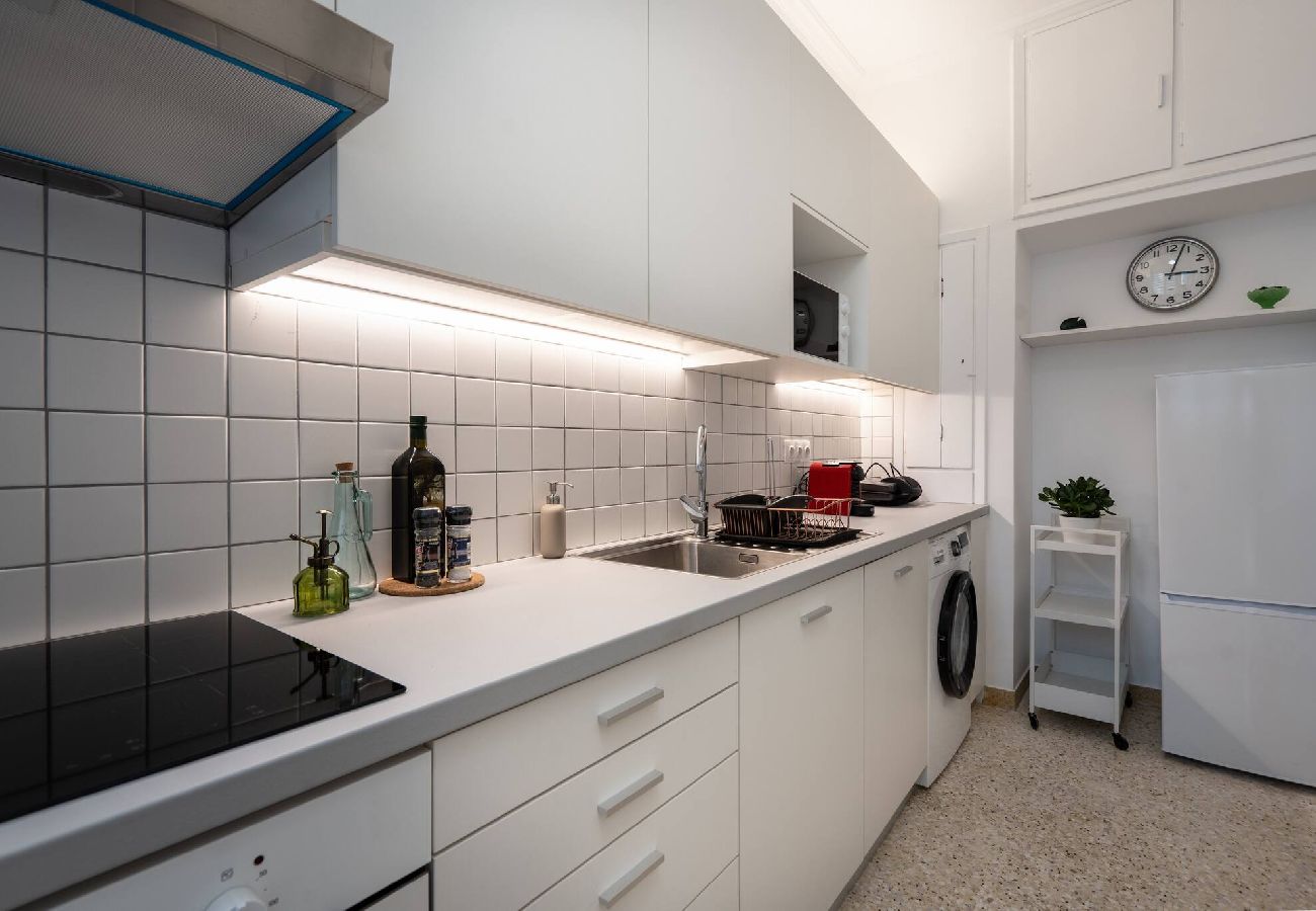 Apartment in Athens - 2BR Vintage & Artistic Retreat in Athens heart