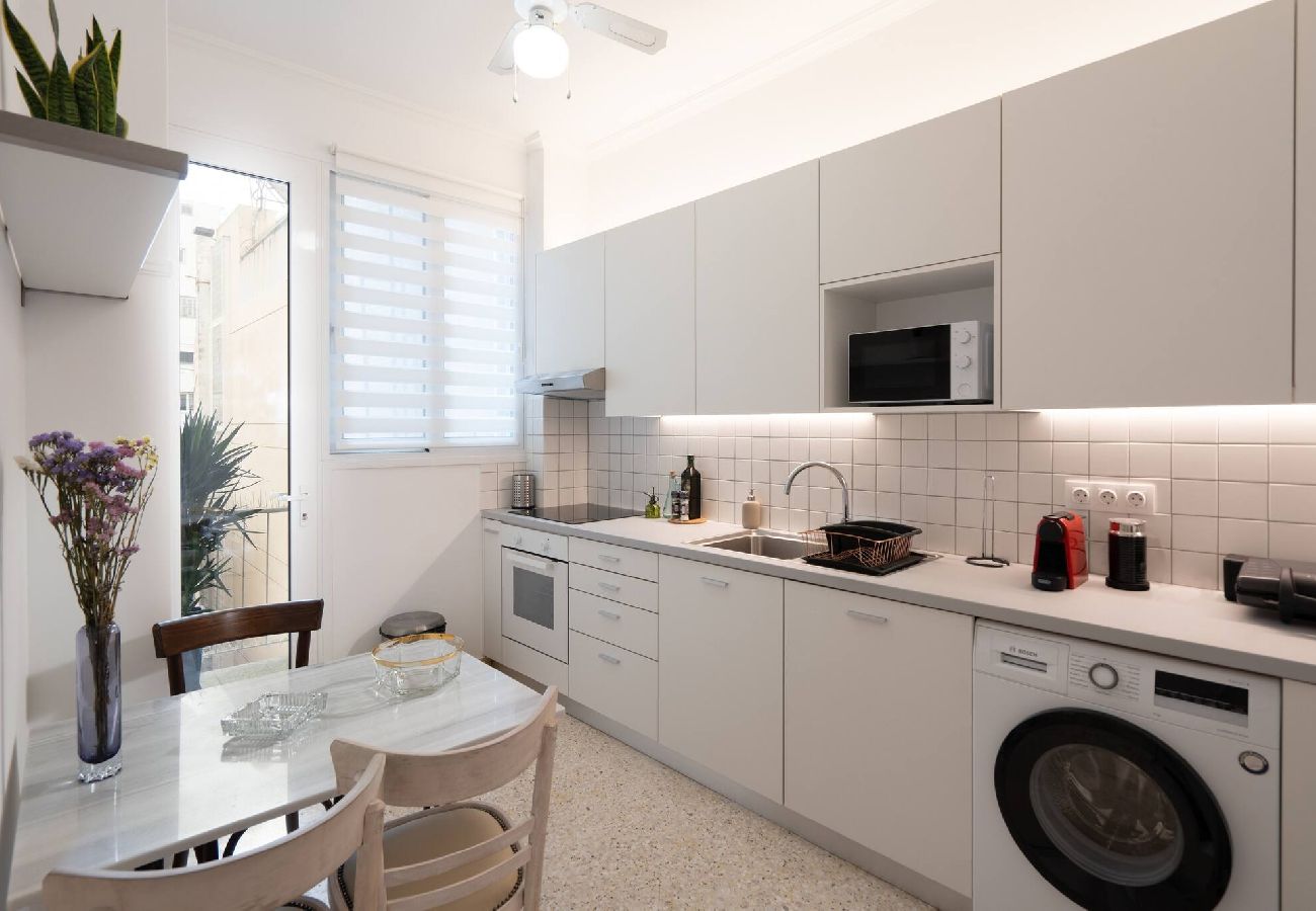 Apartment in Athens - 2BR Vintage & Artistic Retreat in Athens heart