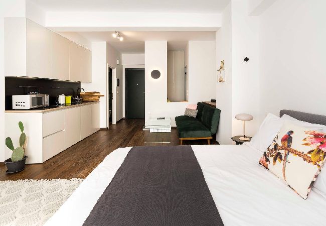 Studio in Athens - Miltiadou 21- LEFT