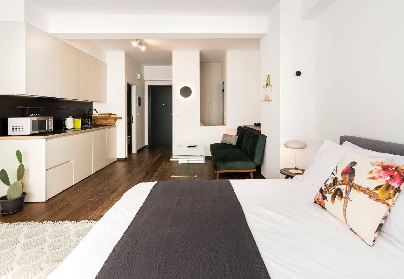 Studio in Athens - Miltiadou 21- LEFT
