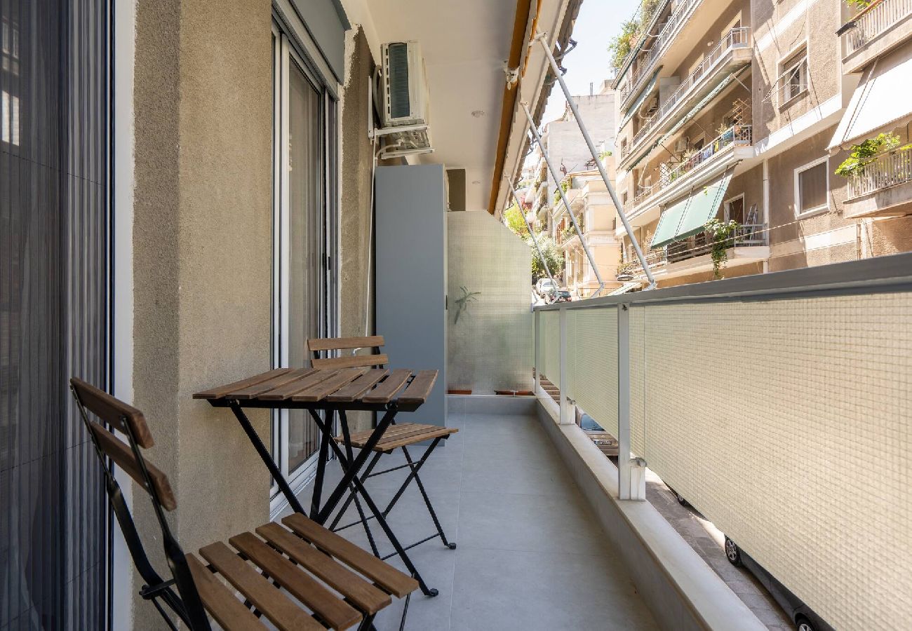 Apartment in Athens - 1BR Artistic Apt Near Metro and Lycabettus Hill