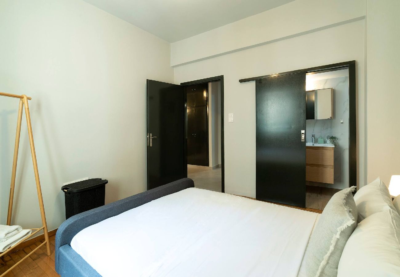 Apartment in Athens - Chic Retreat 2BD + 2 Bathrooms 