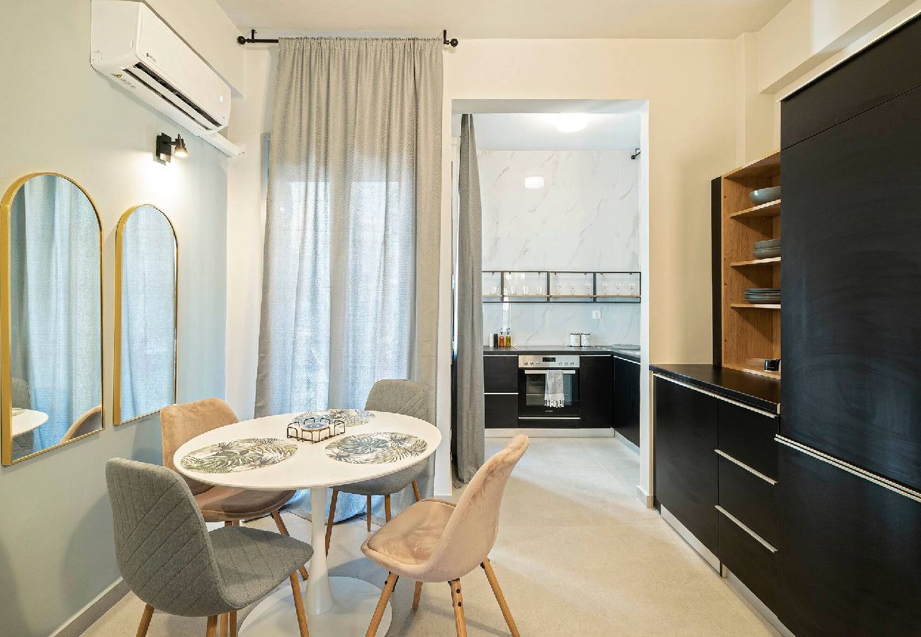 Apartment in Athens - Chic Retreat 2BD + 2 Bathrooms 