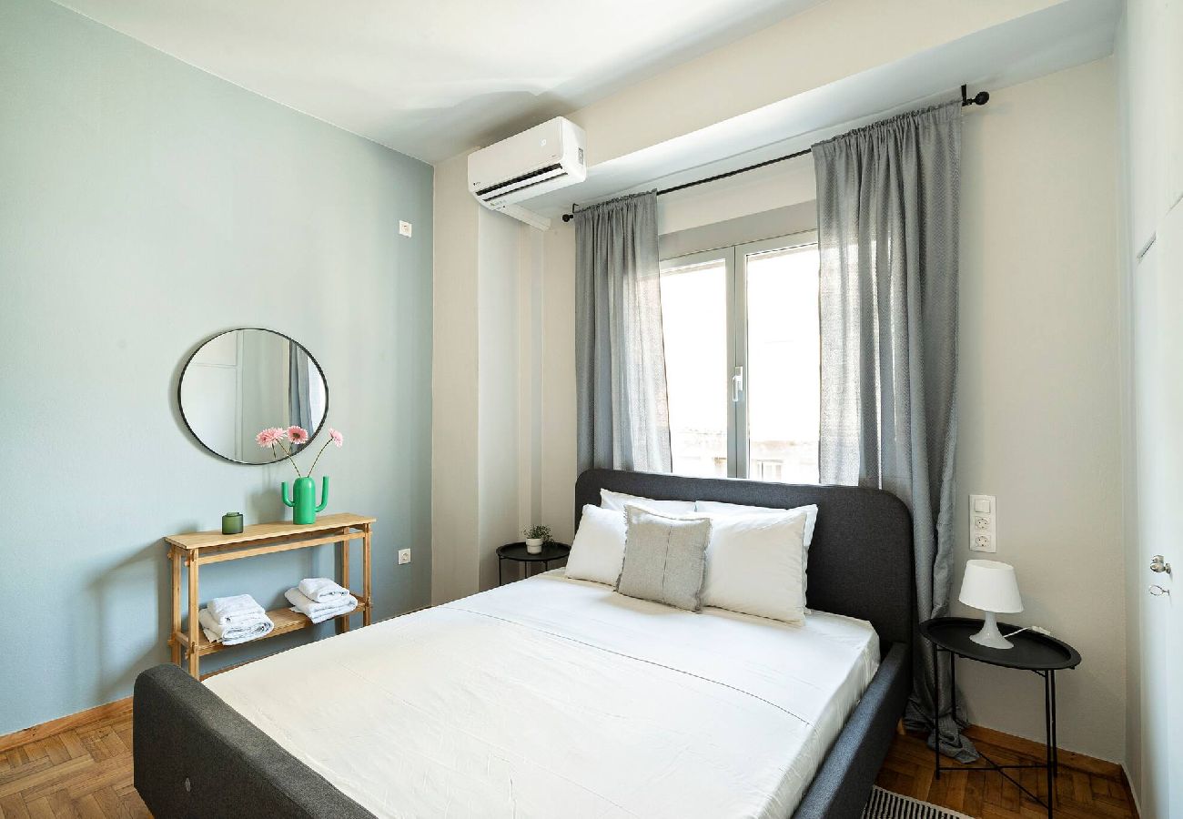 Apartment in Athens - Chic Retreat 2BD + 2 Bathrooms 