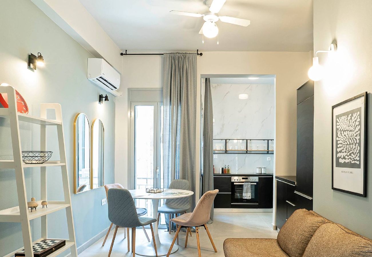 Apartment in Athens - Chic Retreat 2BD + 2 Bathrooms 