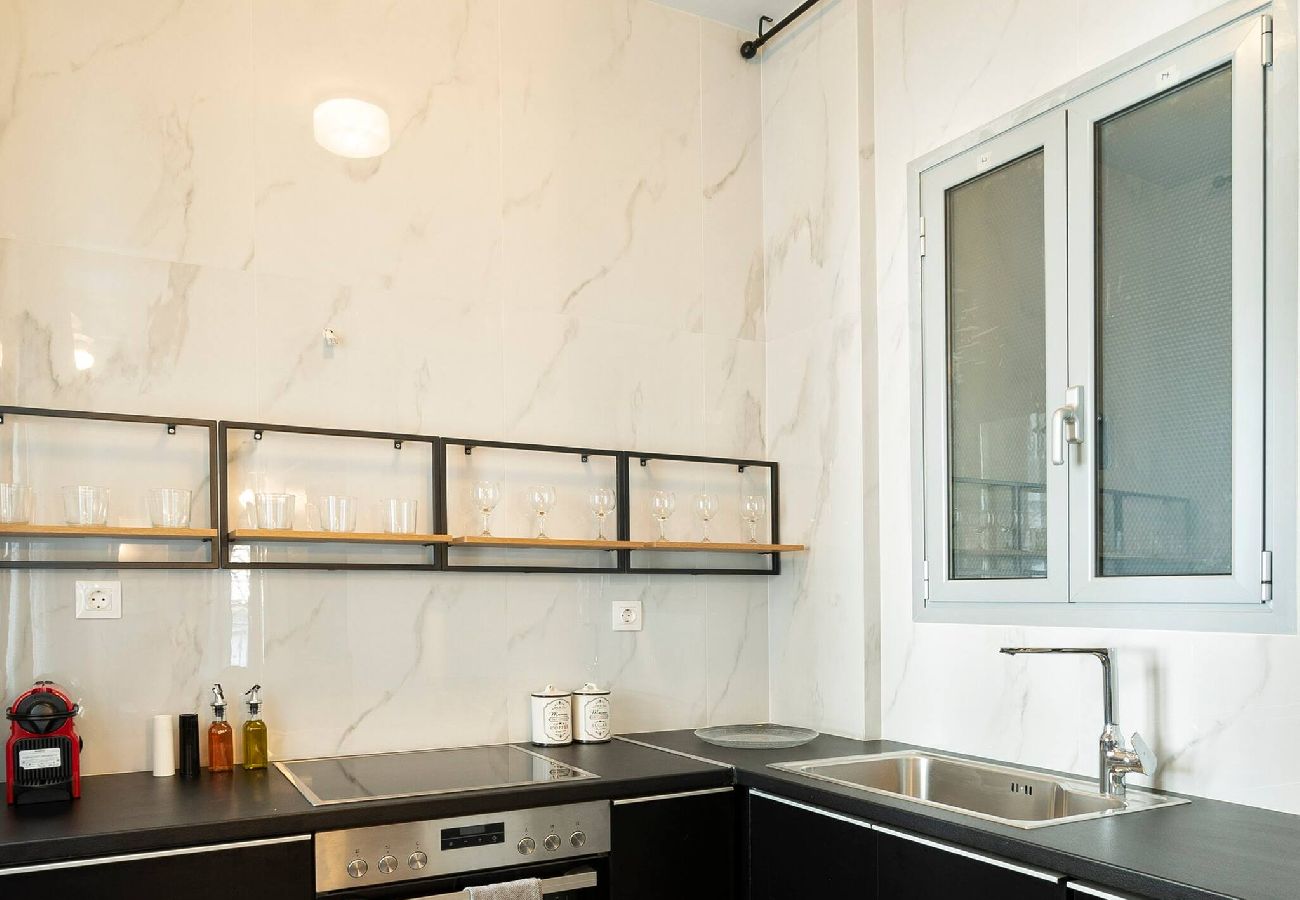 Apartment in Athens - Chic Retreat 2BD + 2 Bathrooms 