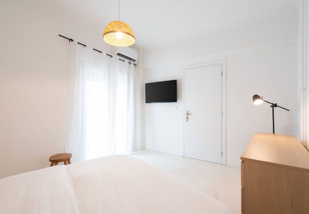 Apartment in Athens - 1BR Minimal Apt | Near Metro & Syntagma
