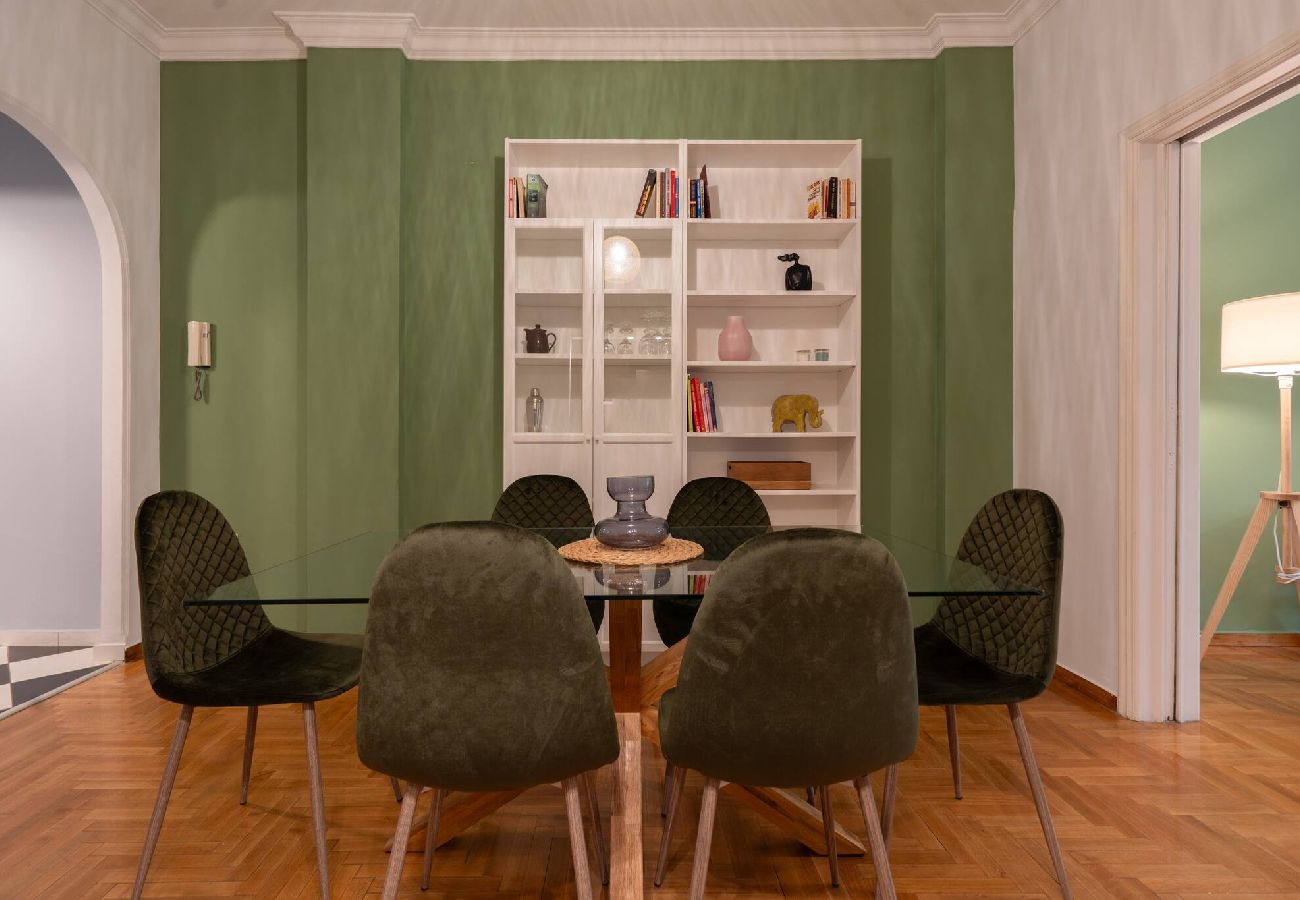 Apartment in Athens - Vibrant Athens Pad-2 Bedrooms 