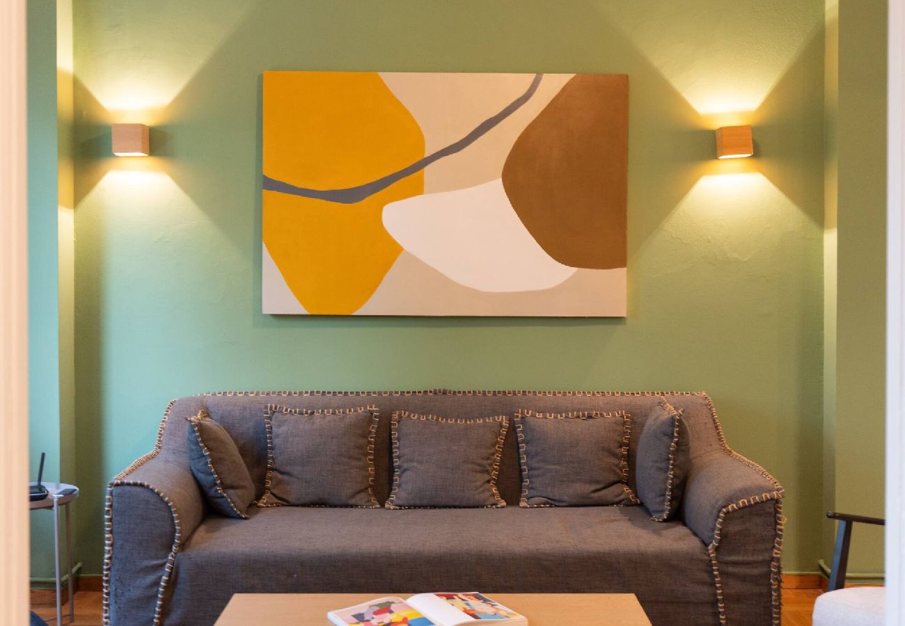 Apartment in Athens - Vibrant Athens Pad-2 Bedrooms 