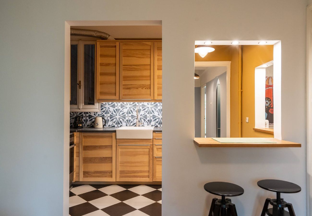Apartment in Athens - Vibrant Athens Pad-2 Bedrooms 