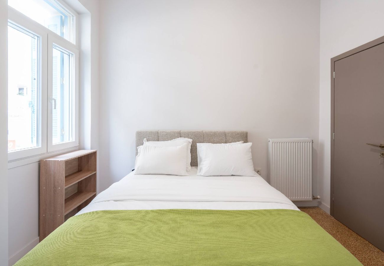 Apartment in Athens - 2BR Apt 20 Mins From Acropolis w/ Washer & Dryer
