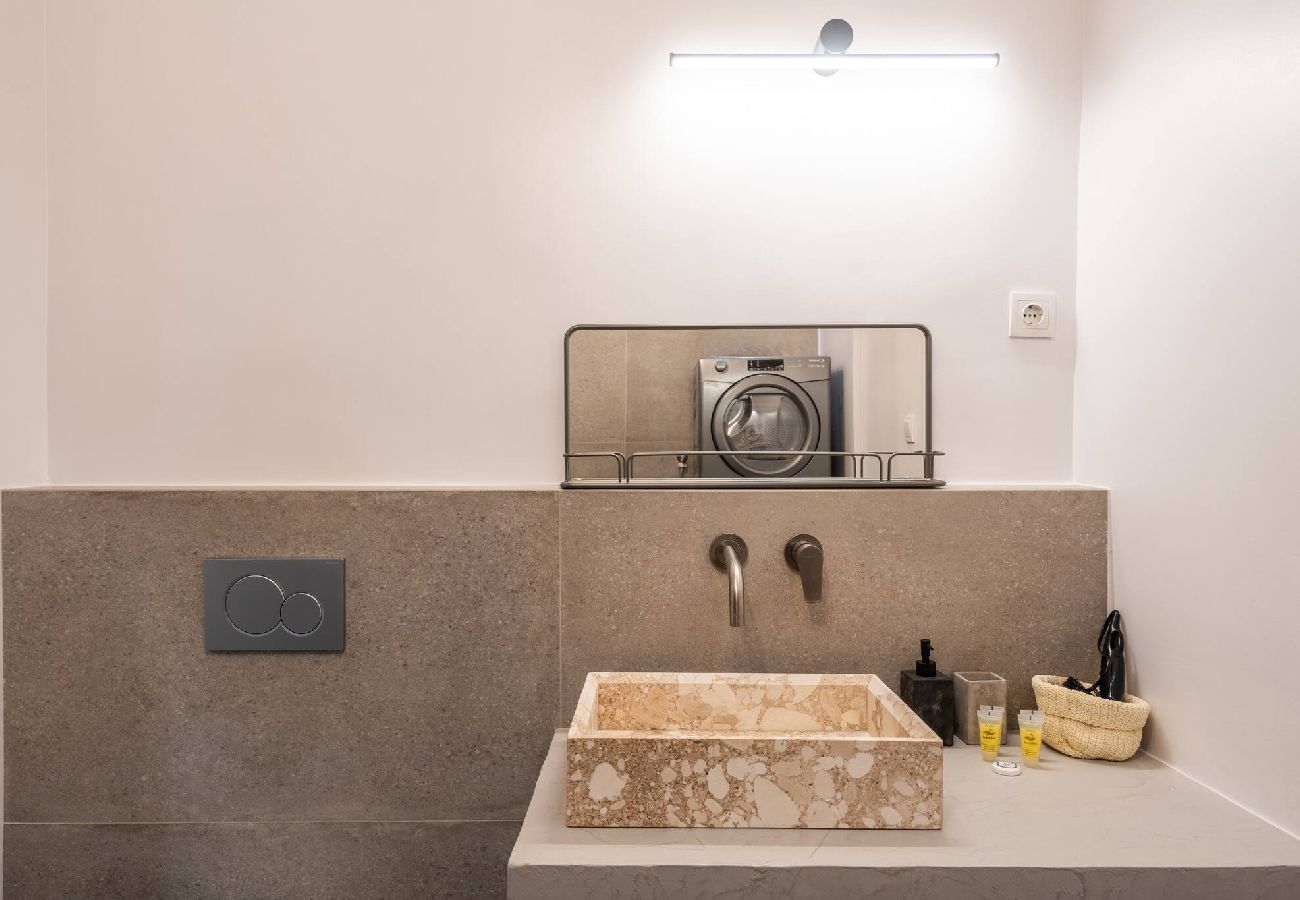 Apartment in Athens - 2BR Apt 20 Mins From Acropolis w/ Washer & Dryer