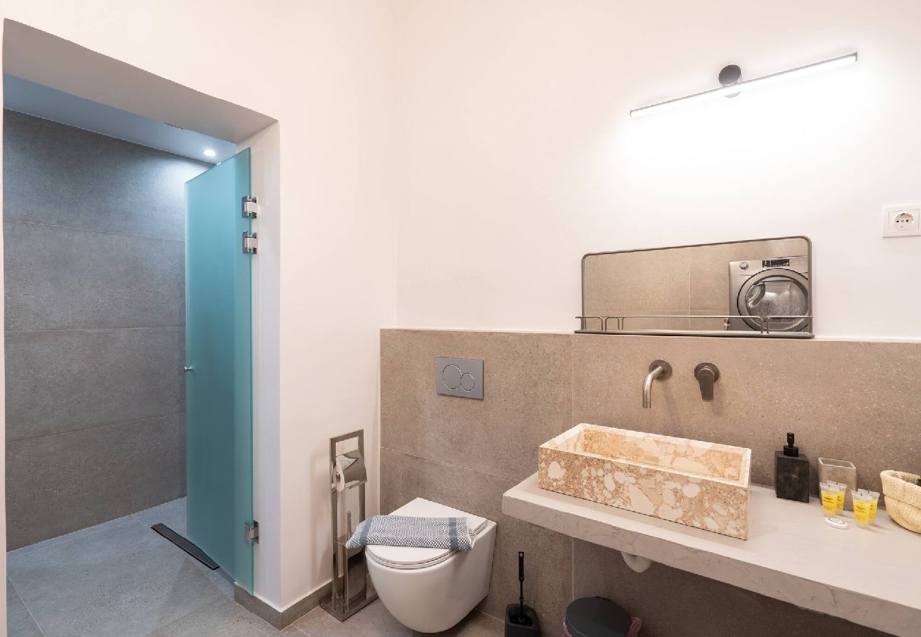Apartment in Athens - 2BR Apt 20 Mins From Acropolis w/ Washer & Dryer